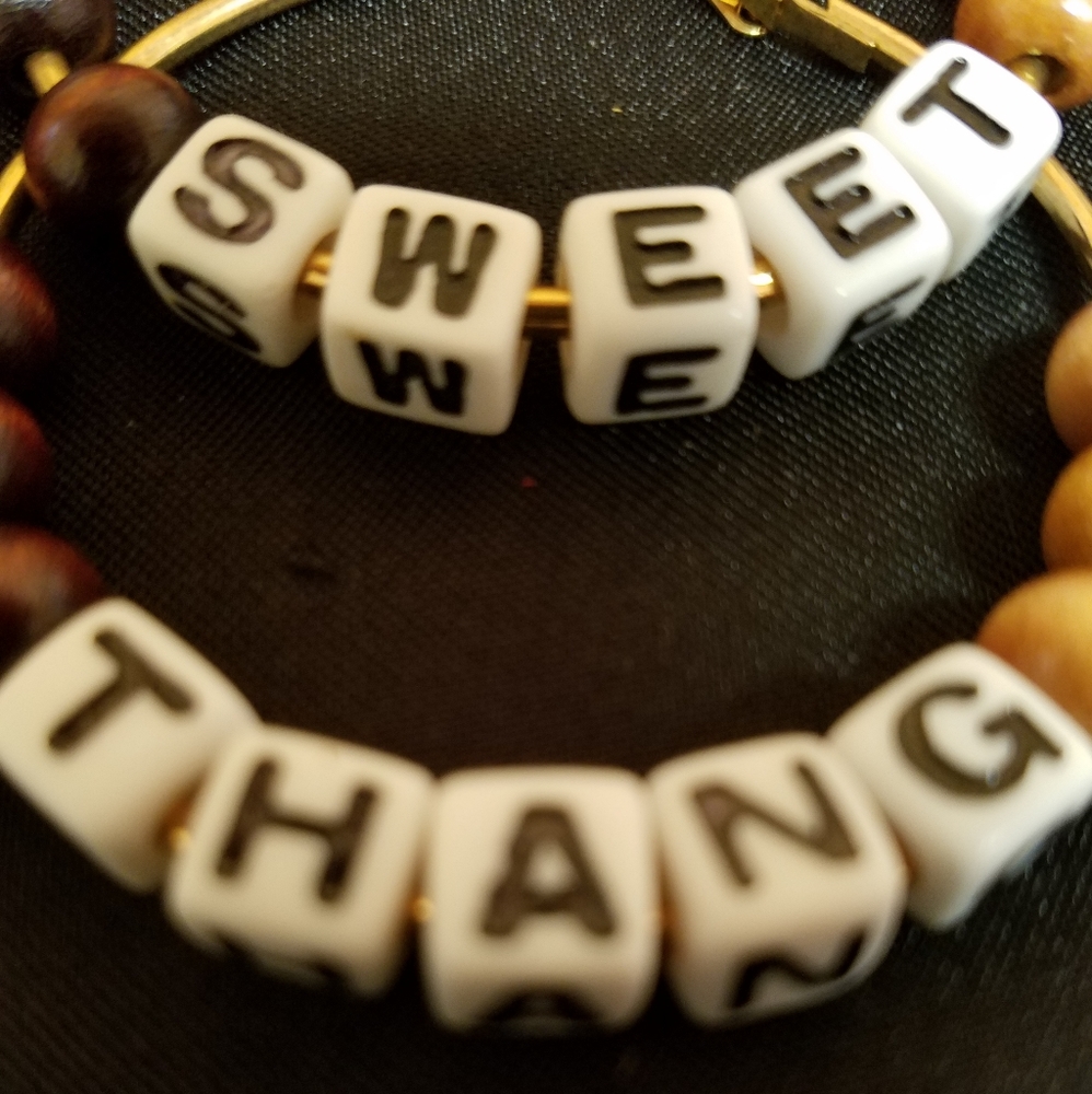 Women's earrings
